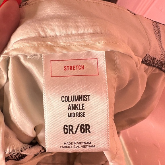 EXPRESS Columnist Stretch
Mid-Rise Plaid Black & White... Size 6R - Picture 4 of 4